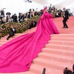 Tema "Camp: Notes On Fashion" pintou o red carpet do MET Ball de rosa 5