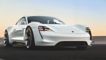 Tesla vs. Porsche: quem vence a disputa entre os elétricos premium 2